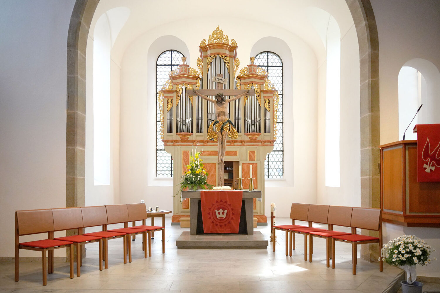 Holzstuhl Pura Ev. Ulrichskirche Weissach